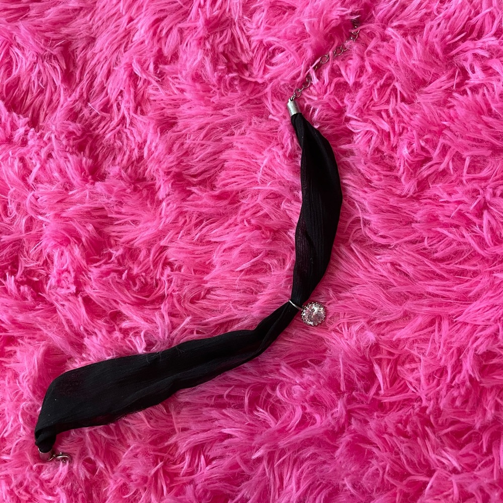 Diamond chocker